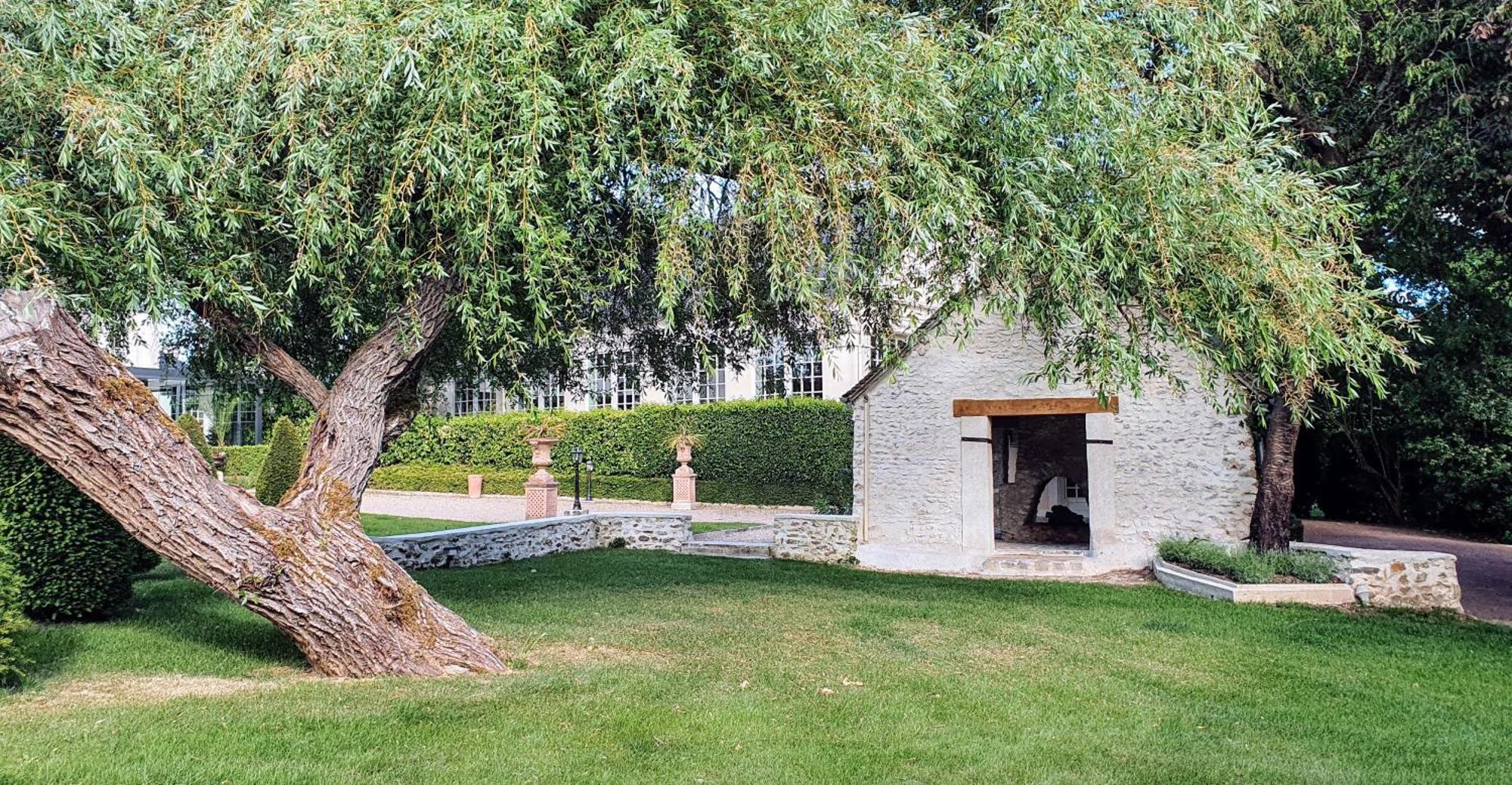 Domaine Des Clos Vallees Longnes Exteriör bild